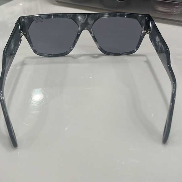 Quay sunglasses - Picture 5 of 8